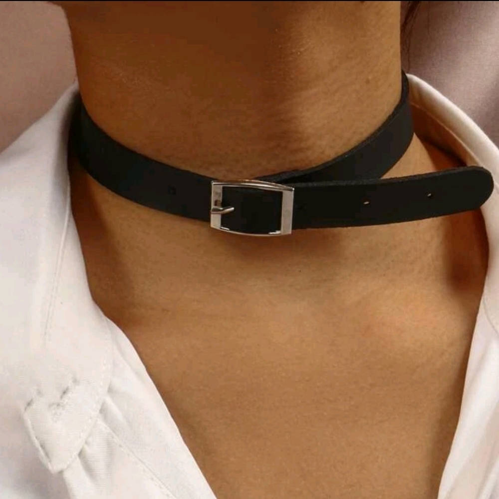 PU Leather Buckle Choker nwot
